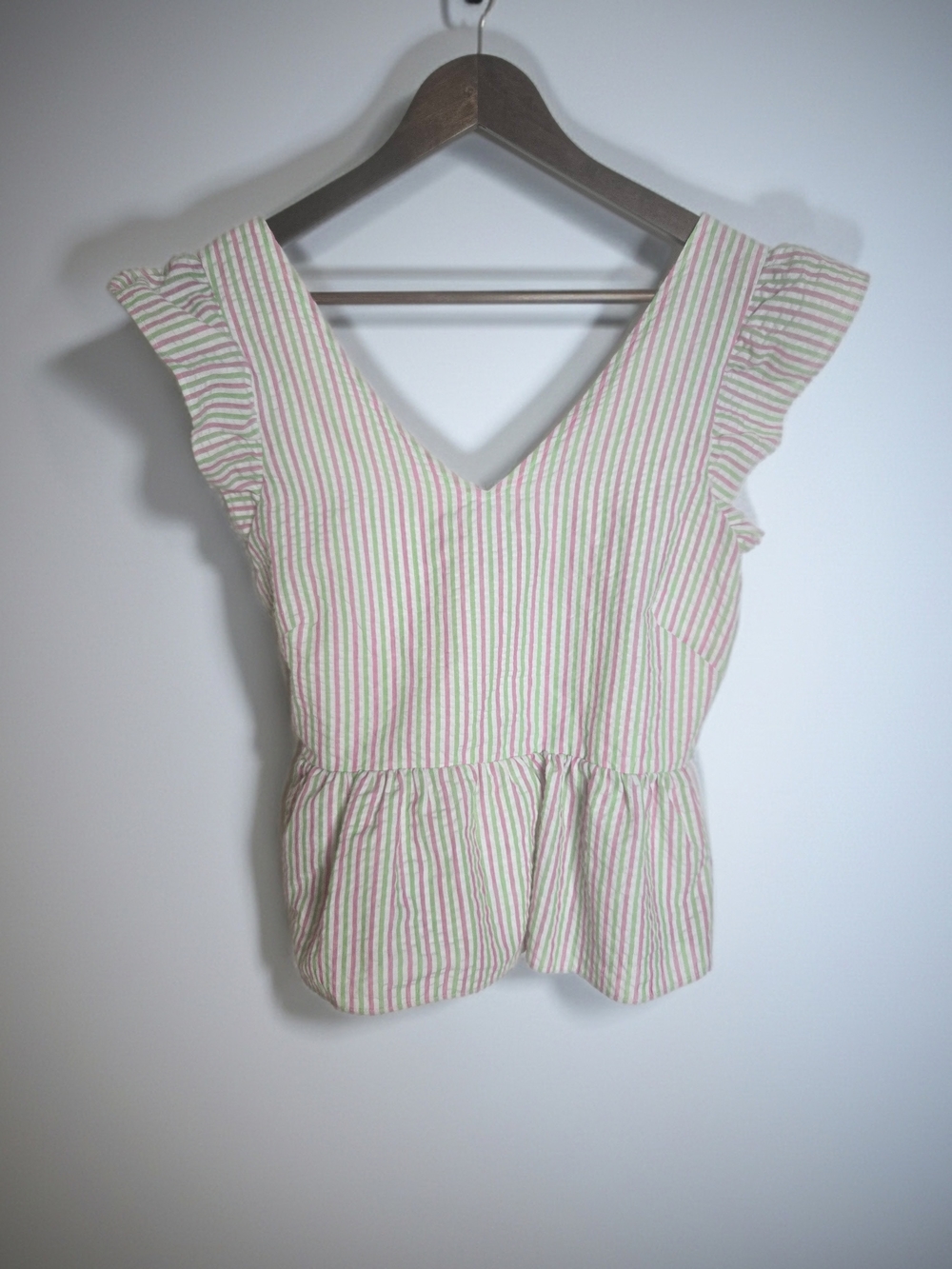 Draper James Pink & Green Searsucker Flutter Sleeve Striped V-Neck Peplum Top S